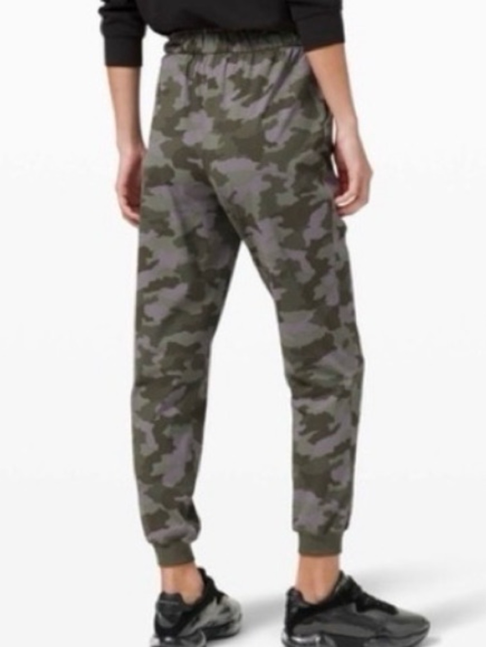 lululemon Heritage Camo HR Jogger Olive Gray and lavender Camo Joggers size 4